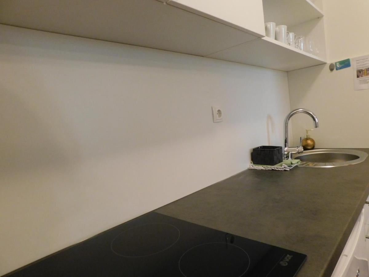 Modern Center Studio Under The Castle - Free Parking Apartment Ljubljana Bagian luar foto